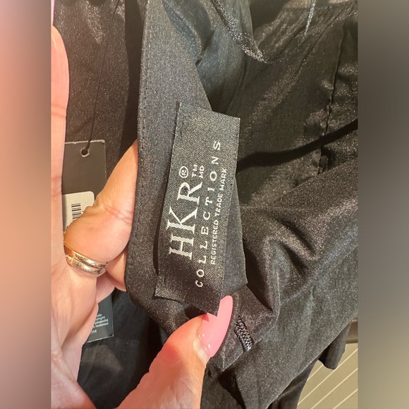 Woman’s dress - Picture 9 of 11